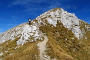 56 Passaggio su facili roccette